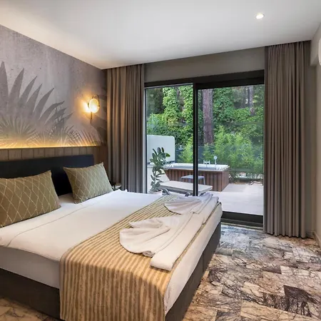 アパートホテル Club Aquarium マルマリス