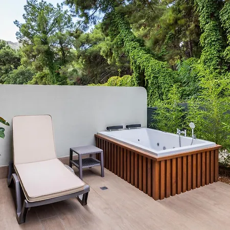 Club Aquarium アパートホテル マルマリス