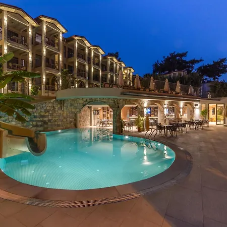 Club Aquarium アパートホテル