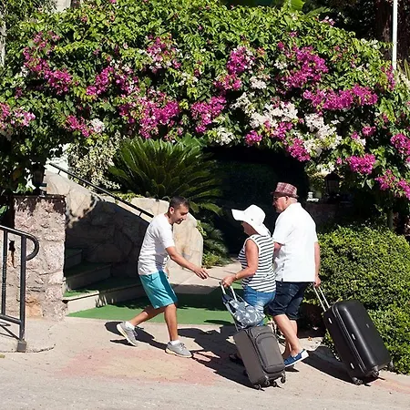 アパートホテル Club Aquarium 3*