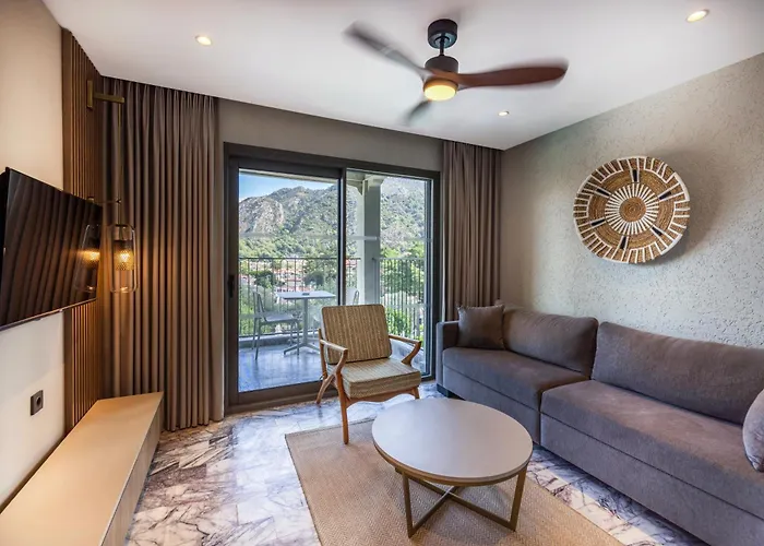 Club Aquarium 3* מרמריס