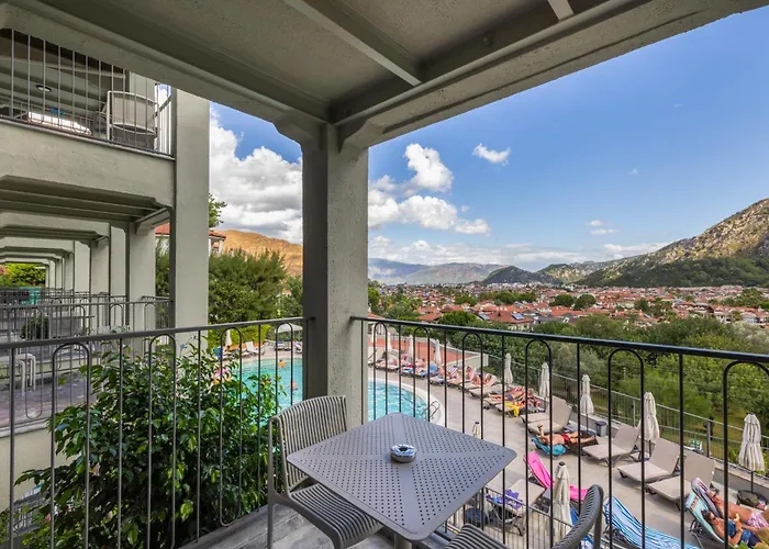 מלון דירות Club Aquarium מרמריס